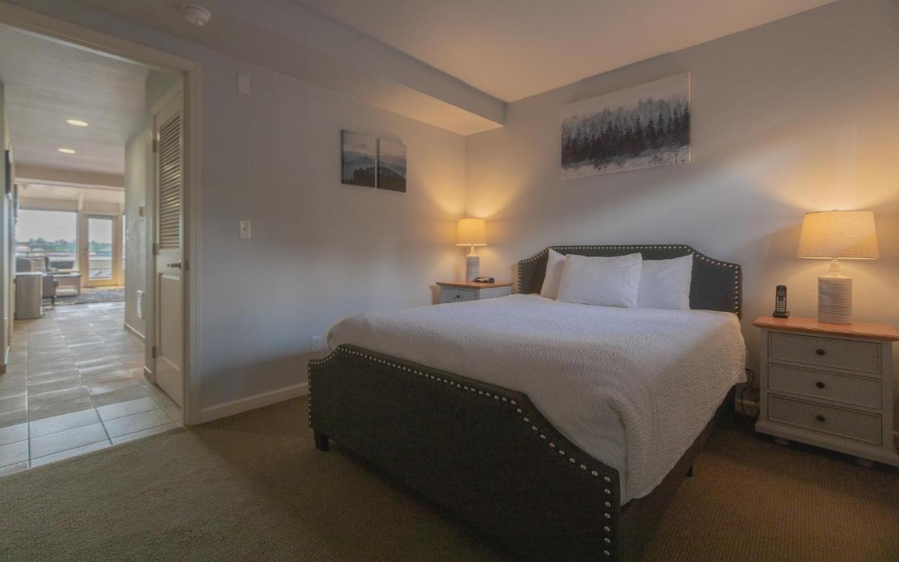 Embarcadero Resort Newport Bagian luar foto