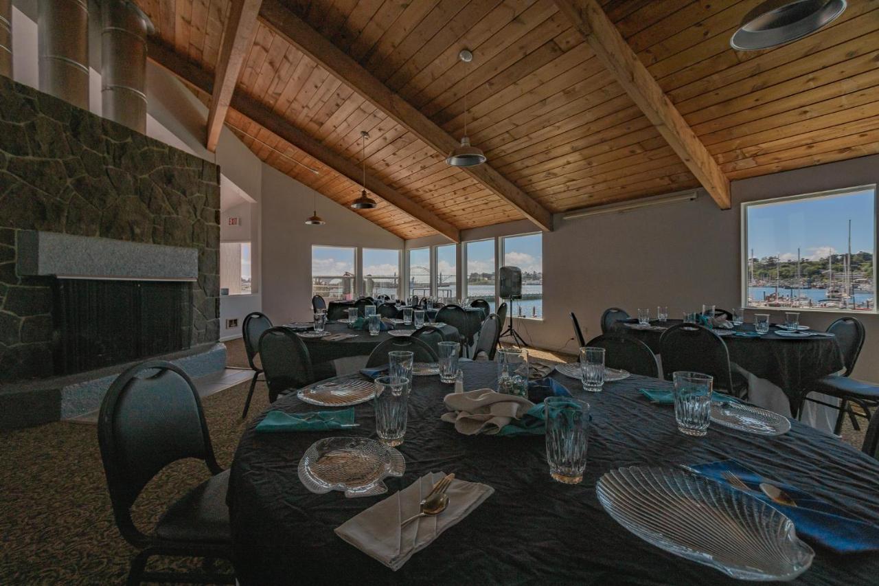 Embarcadero Resort Newport Bagian luar foto