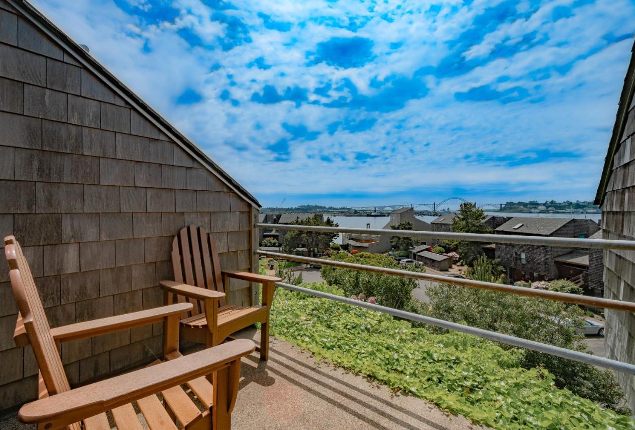 Embarcadero Resort Newport Bagian luar foto