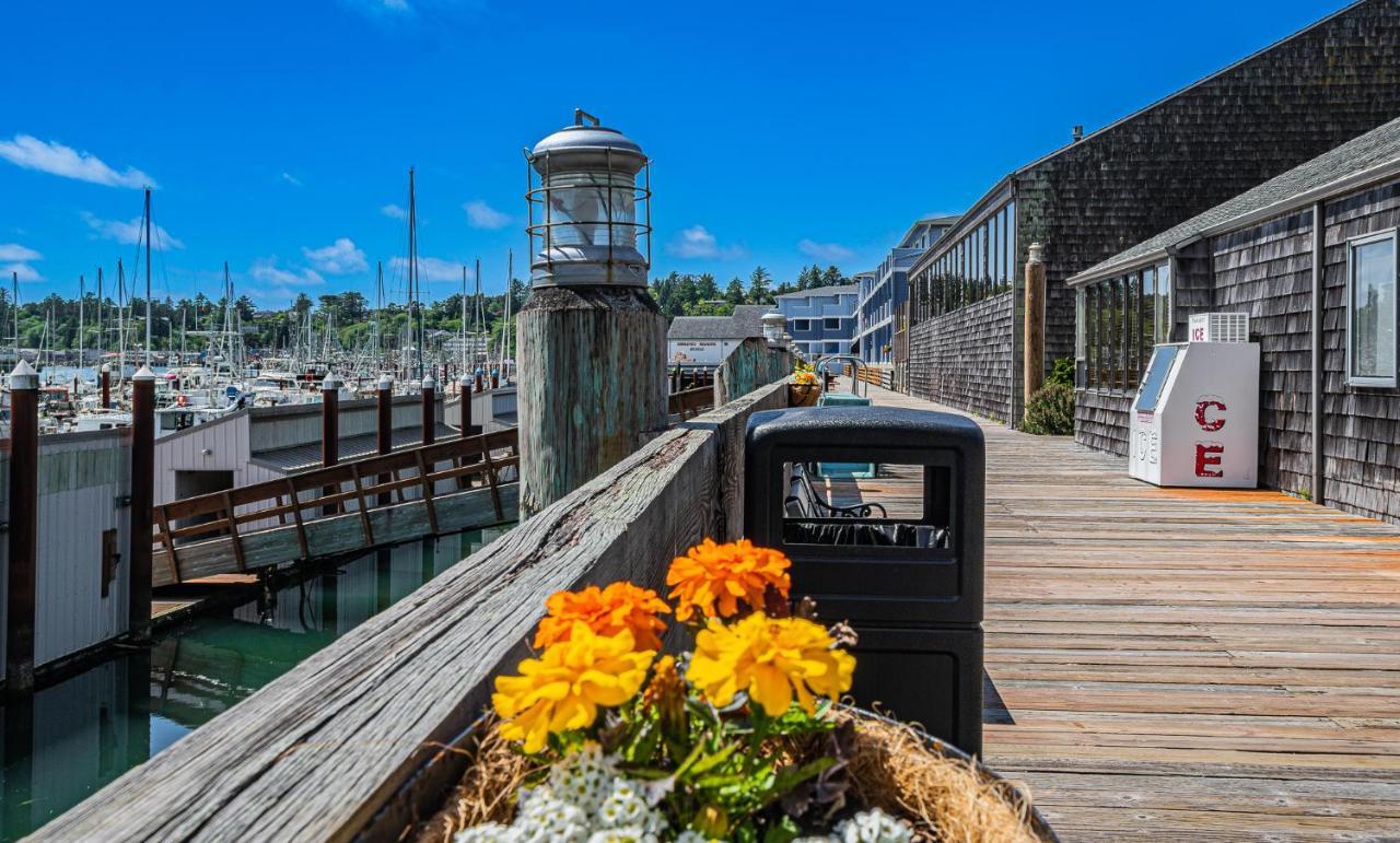 Embarcadero Resort Newport Bagian luar foto