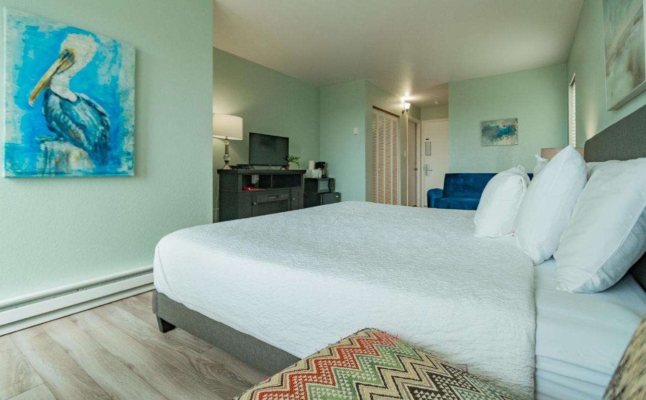 Embarcadero Resort Newport Bagian luar foto