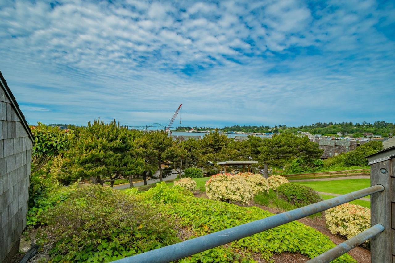 Embarcadero Resort Newport Bagian luar foto