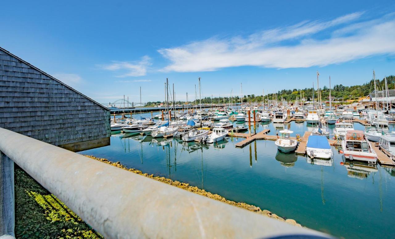 Embarcadero Resort Newport Bagian luar foto