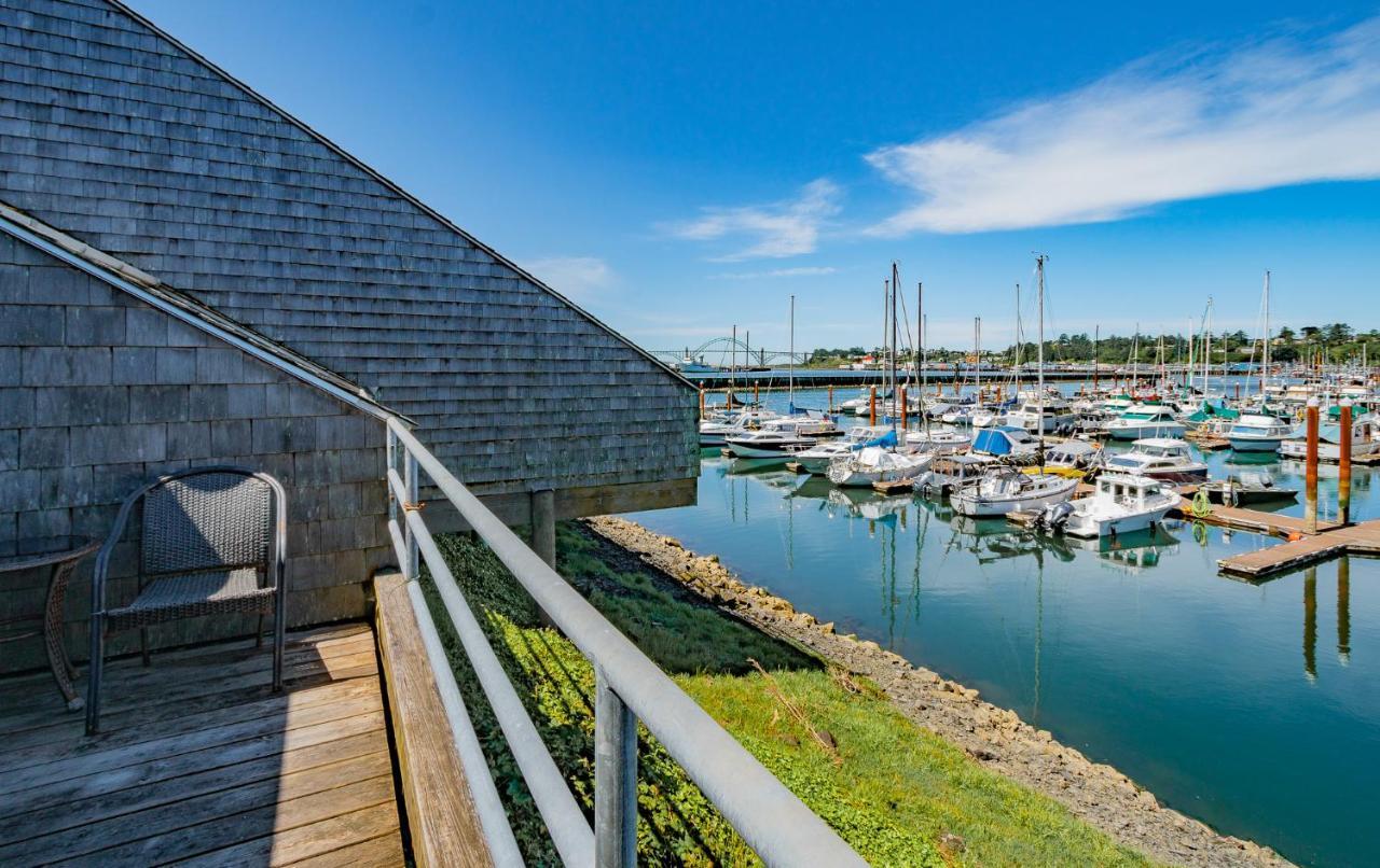 Embarcadero Resort Newport Bagian luar foto