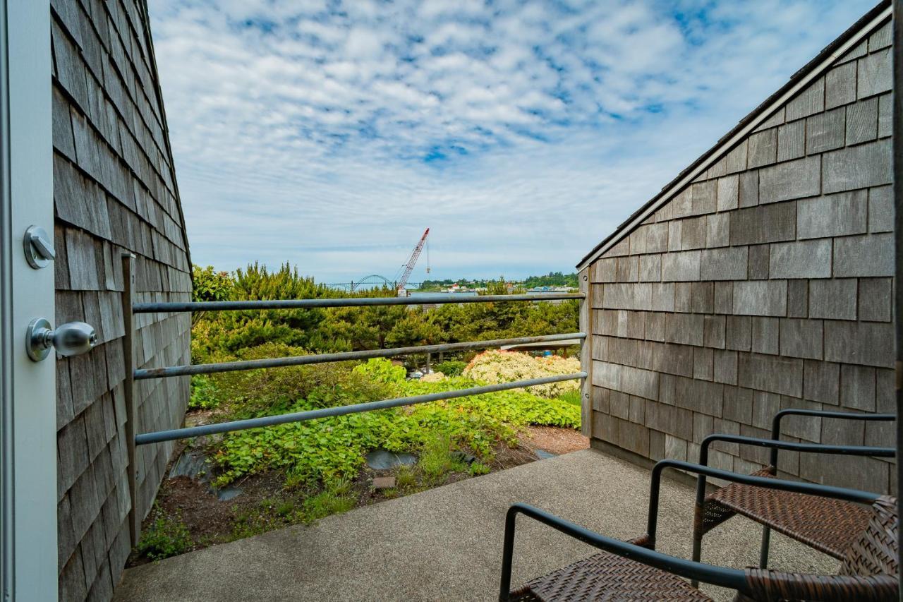 Embarcadero Resort Newport Bagian luar foto
